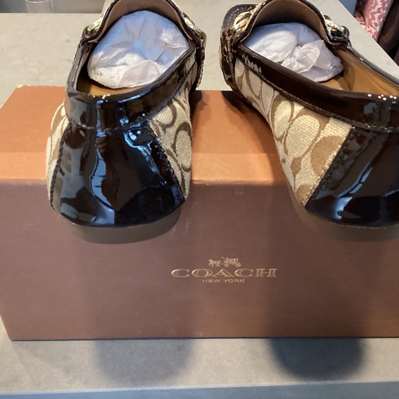 Women’s Coach Felisha Signature Khaki Monogram Loafers Size 8 M - Picture 2 of 7